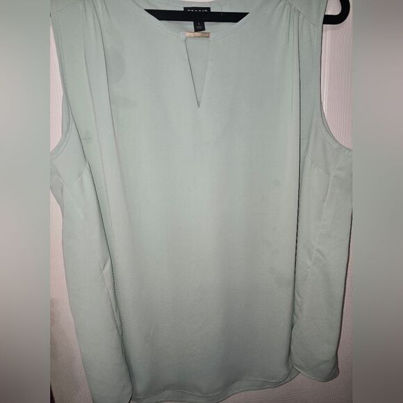 Torrid Mint Green Sleeveless Blouse Size 1 - Polished & Lightweight! - Picture 1 of 13